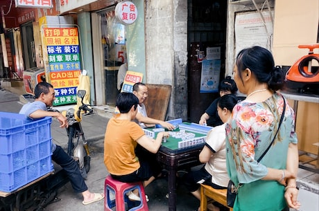 姹紫嫣红儿媳涨奶 在刘旺花卉市场记者看到