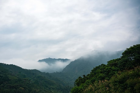 天王殿小说 并且在其劈山建寺以后